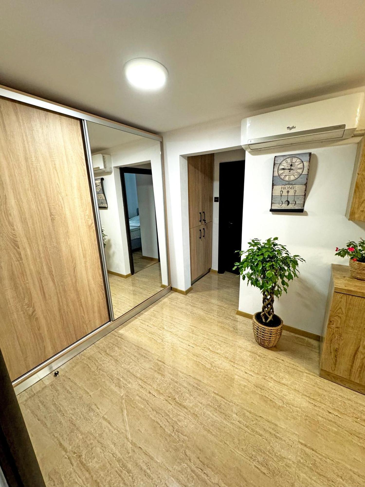 Ultracentral Apartment Târgu Jiu エクステリア 写真